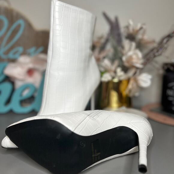 Fashion Nova  Last Minute Booties - White Croc - Picture 4 of 8